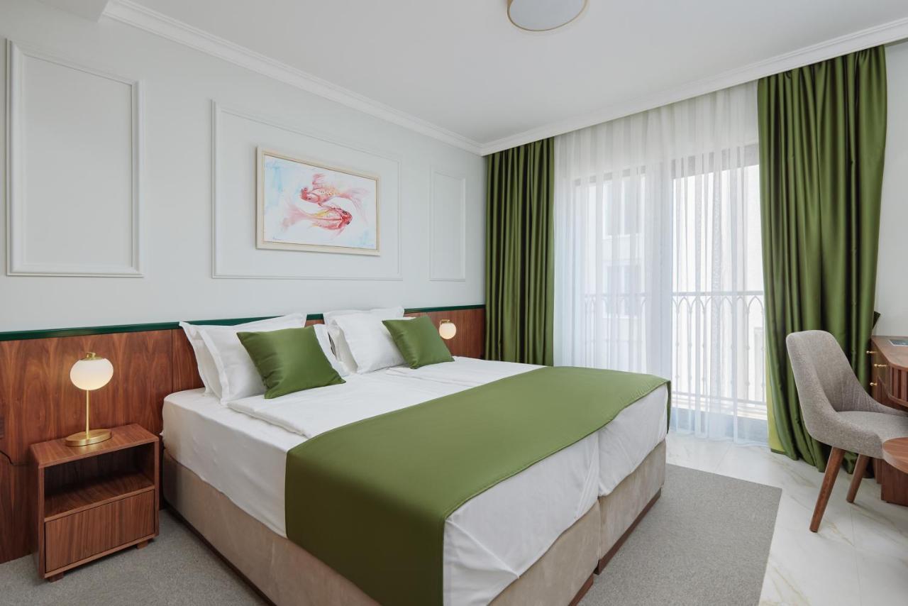 Hotel Diplomat By Aycon Budva Bagian luar foto