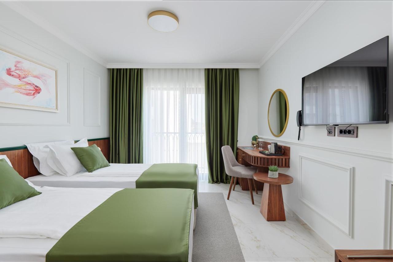 Hotel Diplomat By Aycon Budva Bagian luar foto