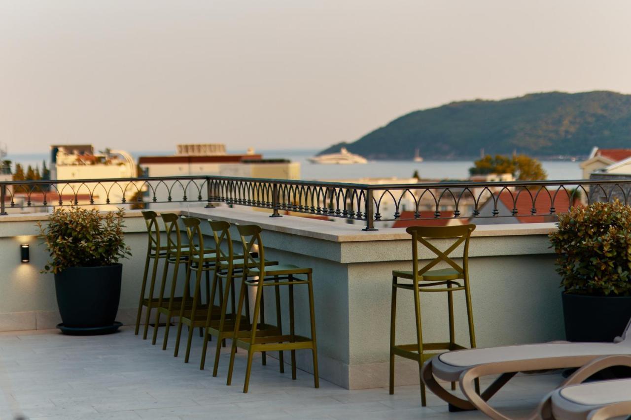 Hotel Diplomat By Aycon Budva Bagian luar foto