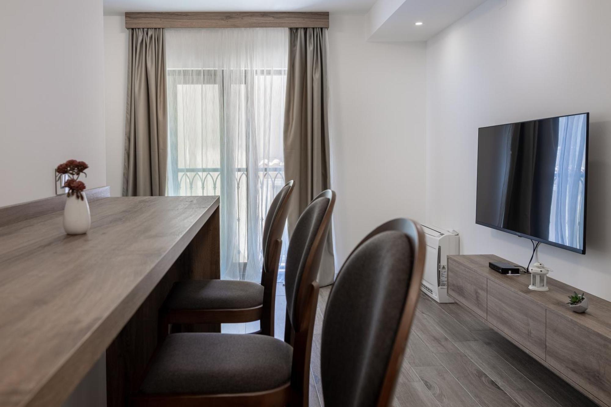 Hotel Diplomat By Aycon Budva Bagian luar foto
