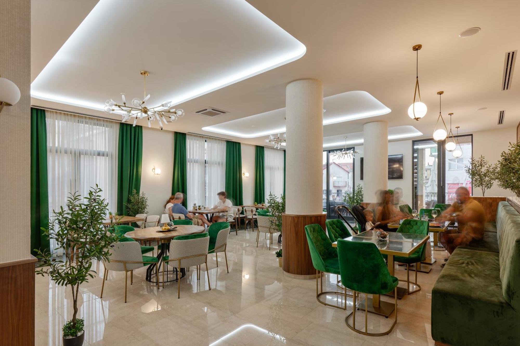Hotel Diplomat By Aycon Budva Bagian luar foto