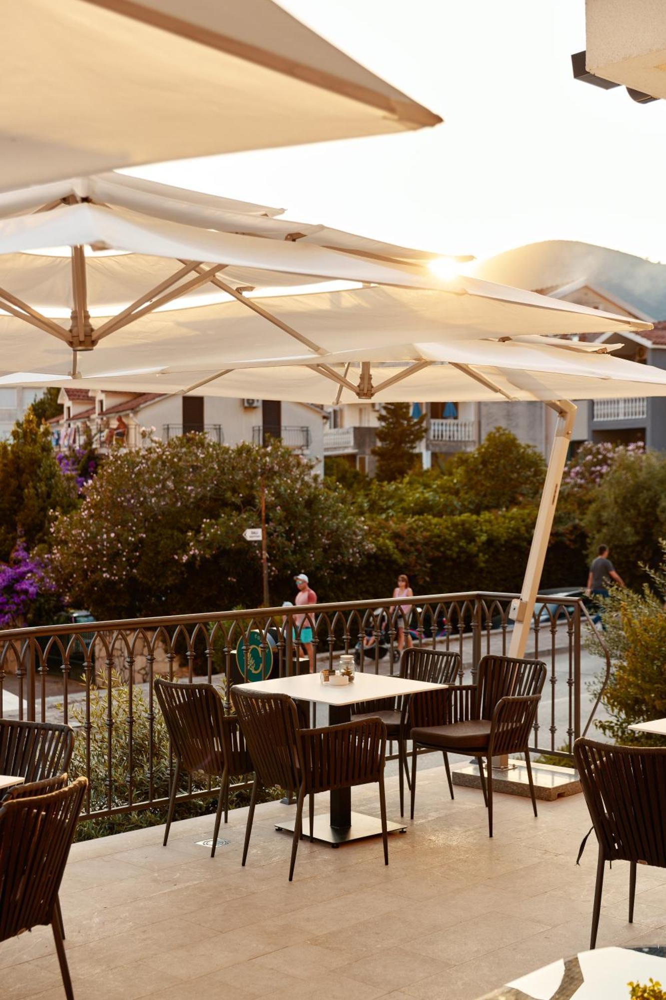 Hotel Diplomat By Aycon Budva Bagian luar foto