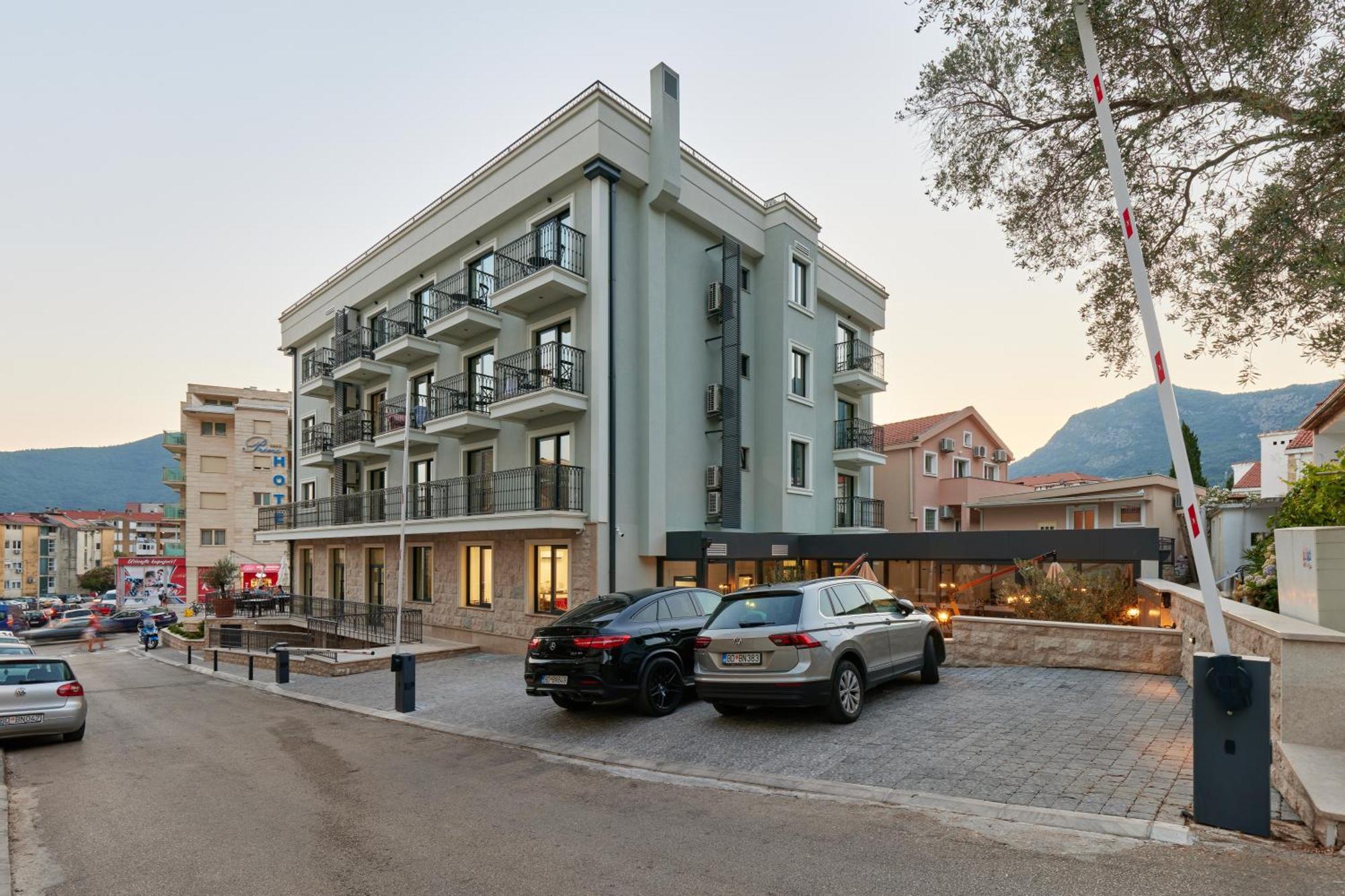 Hotel Diplomat By Aycon Budva Bagian luar foto